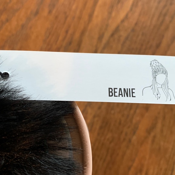 New Bcbg beanie - Picture 2 of 6